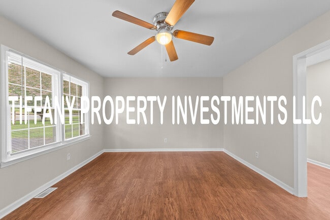 Building Photo - 654 Dundeen Dr