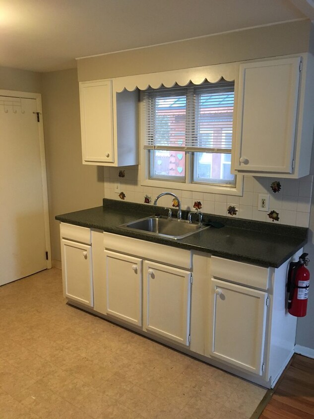 Building Photo - Lovely Lyncourt 3 bed ranch