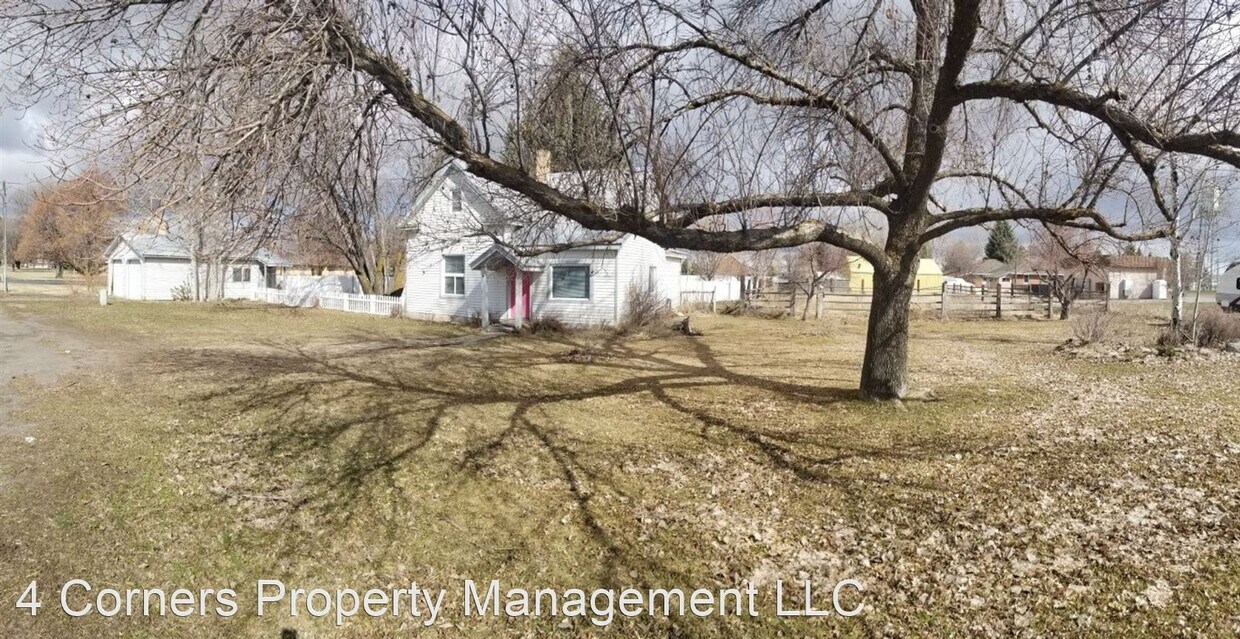 Primary Photo - 3 br, 1 bath House - 20 W Main St