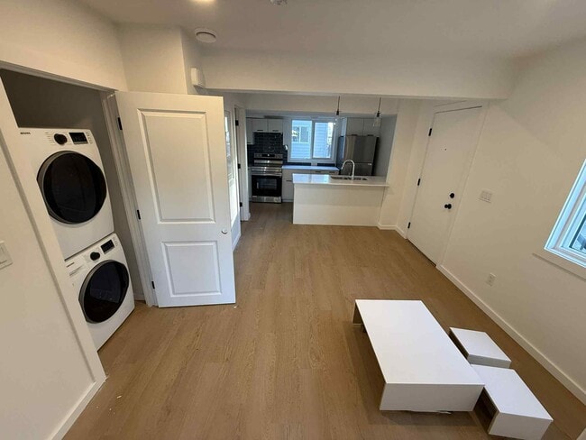 Photo du bâtiment - 7049 Fane Rd