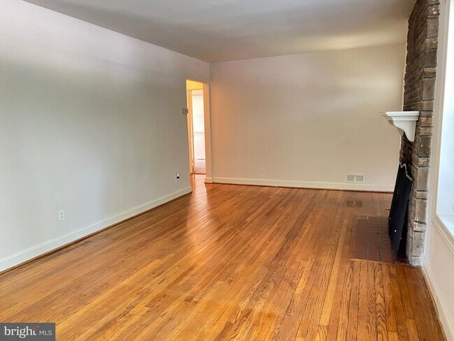 Foto del edificio - 10100 Cedar Ln