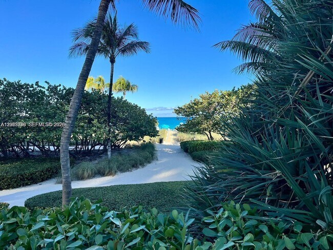 Building Photo - 10185 Collins Ave