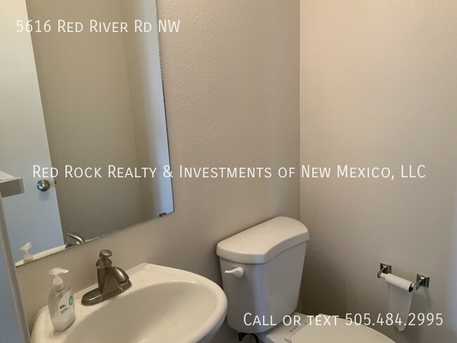 Building Photo - 4 Bedroom home in NW Albuquerque