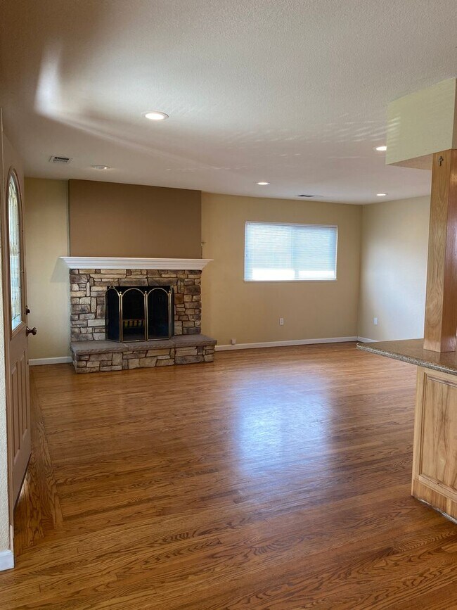 Foto del edificio - Castro Valley - Lake Chabot 3 BD 2BA House...
