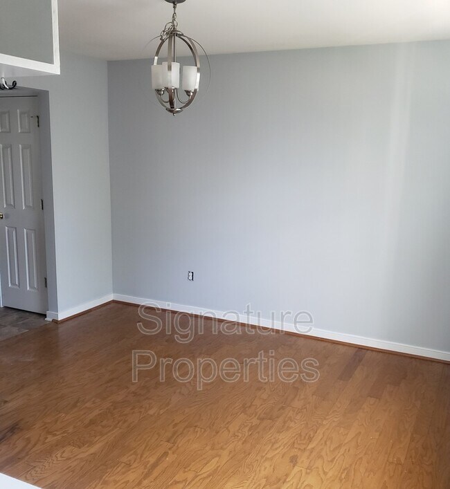 Foto del edificio - 3307 Rossington Blvd