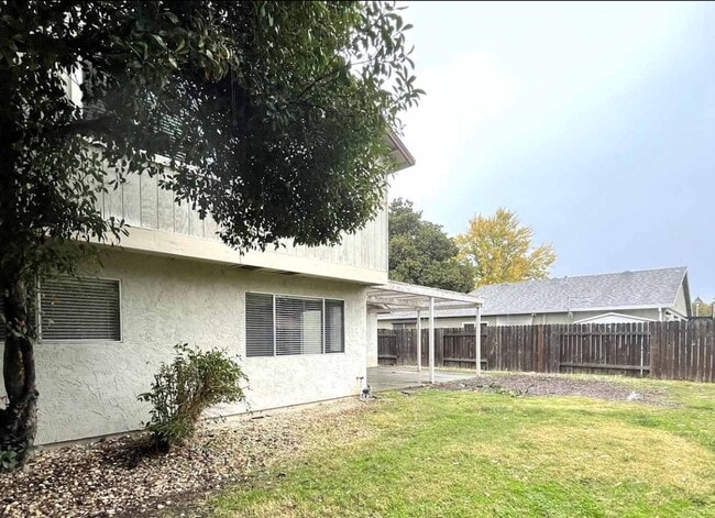 Building Photo - Spacious 4BR House in Sacramento