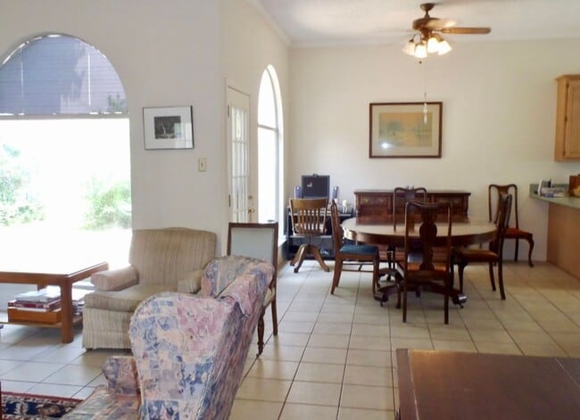 Building Photo - 3BR/2Bath House 2min from I-12 off Millerville in Quiet Neighborhood!