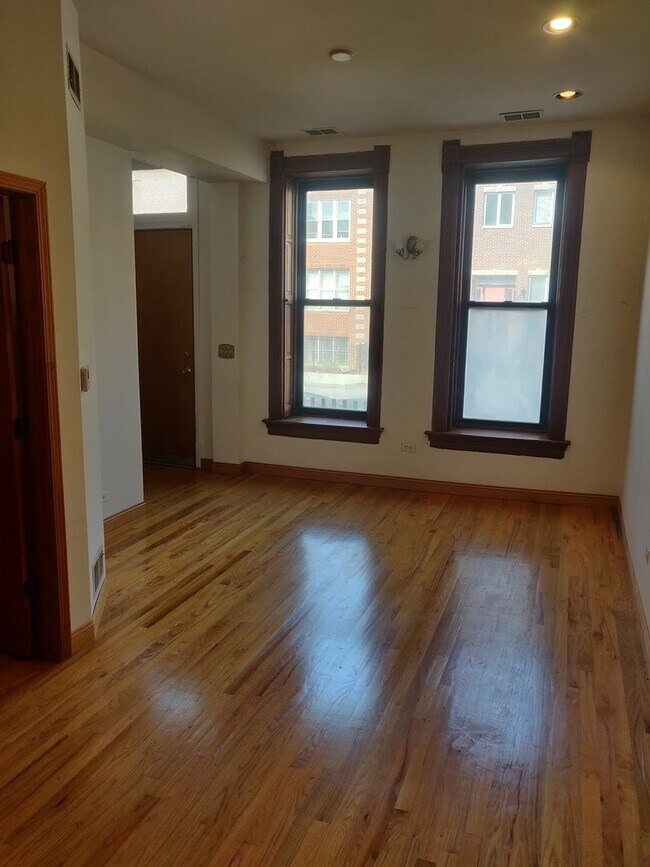 Foto del edificio - 1335 W Huron St