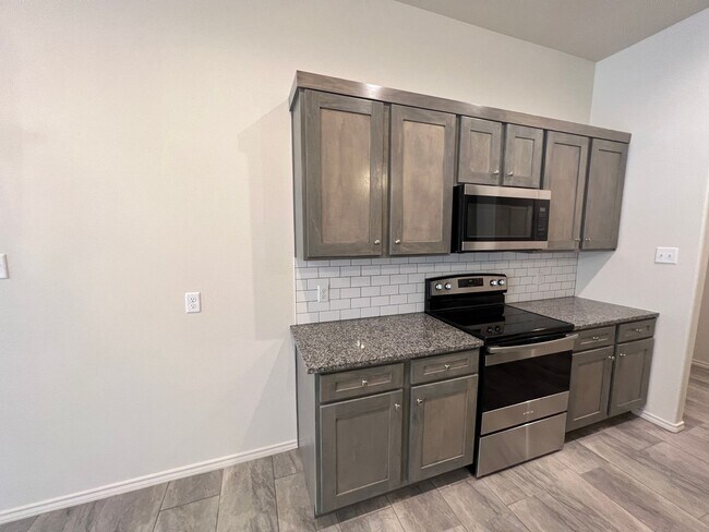 Foto del edificio - Spacious 3-Bedroom Home – Your Perfect Fam...