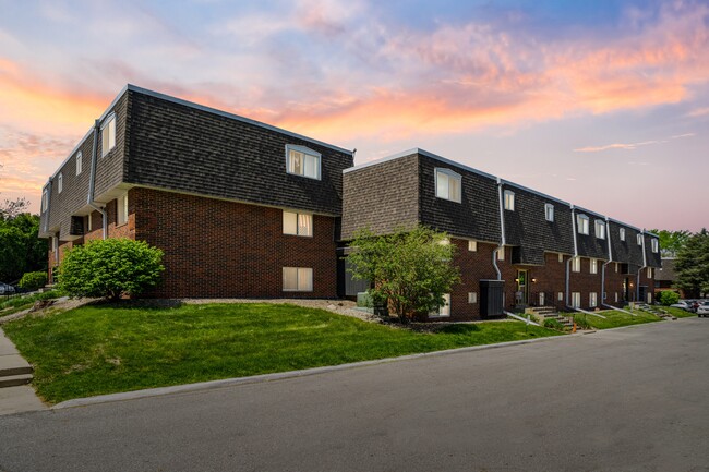 Exterior - Lantern Square Apartments Spacious 1, 2 & ...