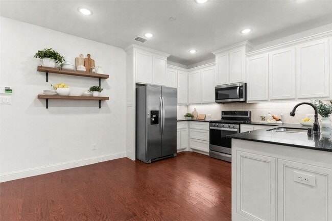 Foto del edificio - 2634 Dodson St