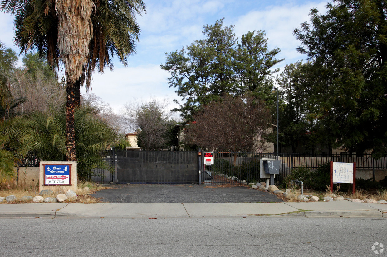 Entrance - Bonita Apartments