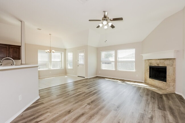 Foto del edificio - 2504 Wakecrest Dr