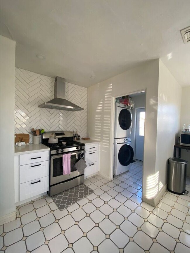 Gorgeous 3 bedroom 1 bath in Historic Coro... - Gorgeous 3 bedroom 1 bath in Historic Coro... House