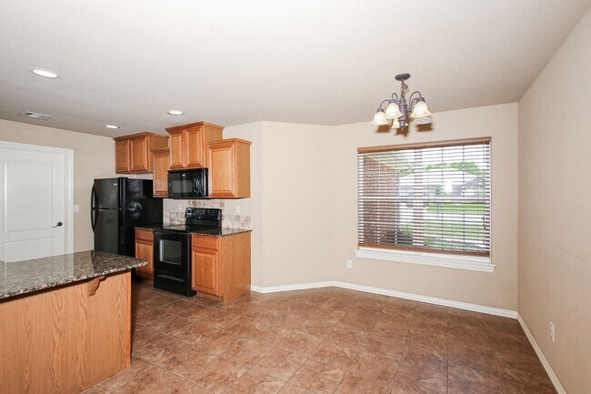 Building Photo - A Great West Fayetteville Home