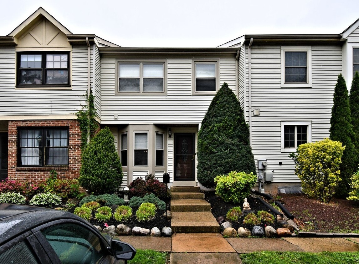 Primary Photo - 3BR Townhome (Tapestry) with COUNCIL ROCK ...