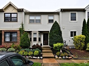 Building Photo - 305 Ward Ct