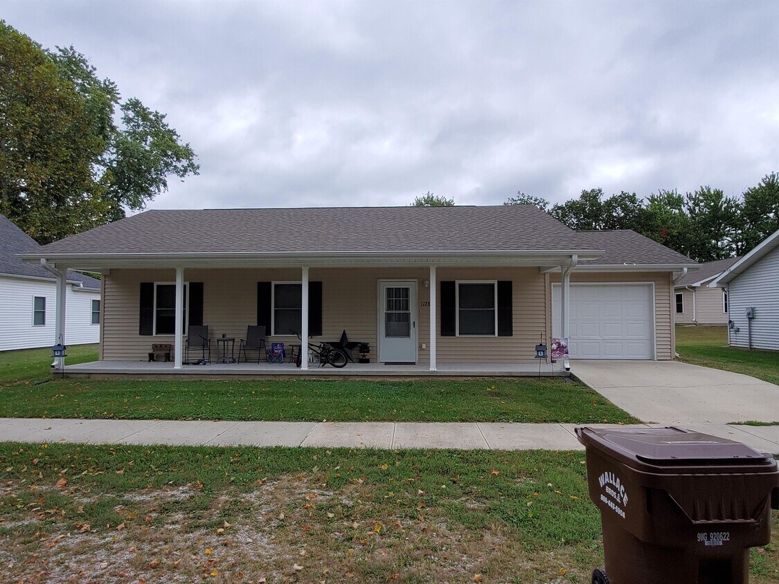 1128 S 8th St, Clinton, IN 47842 House Rental in Clinton, IN