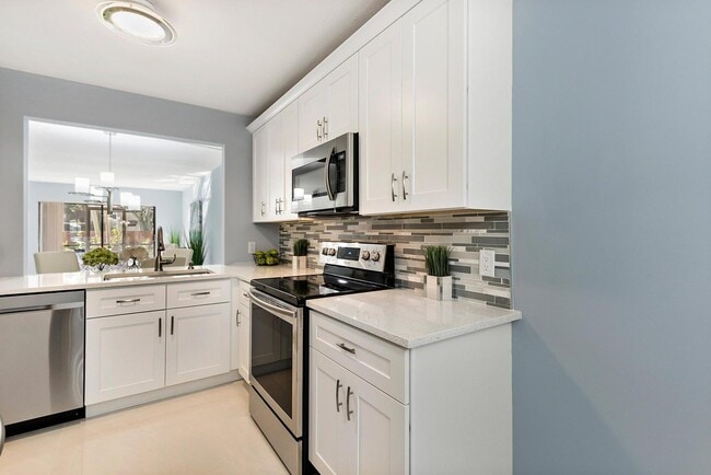 Building Photo - 10204 Mangrove Dr