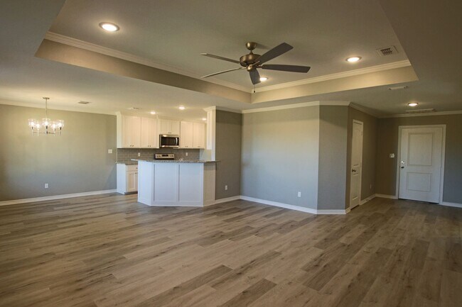Foto del edificio - Beautiful 3 Bedroom 2 Bathroom Townhouse in South Tyler!