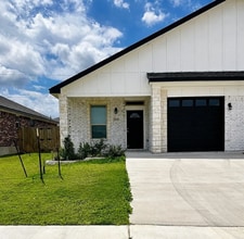 Building Photo - 5100 Rose Gdn Lp