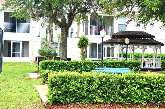 Building Photo - 8829 Coral Palms Ct