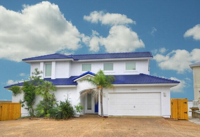 Building Photo - 15370 Isabella Ct