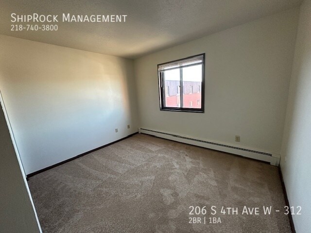 Foto del edificio - 206 S 4th Ave W