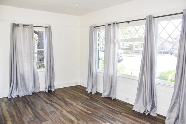 Photo - Grand (384-394) South Apartment