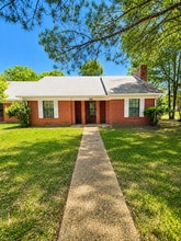 Building Photo - 9B River Oaks Pl