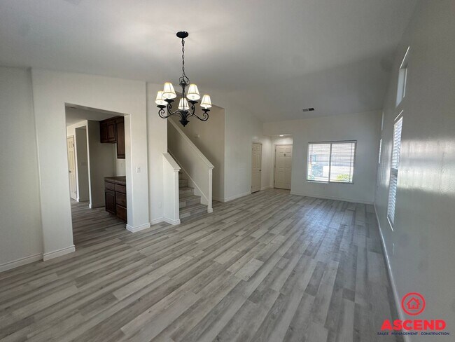 Foto del edificio - Gorgeous 2 Story Home off of Harris and Ol...