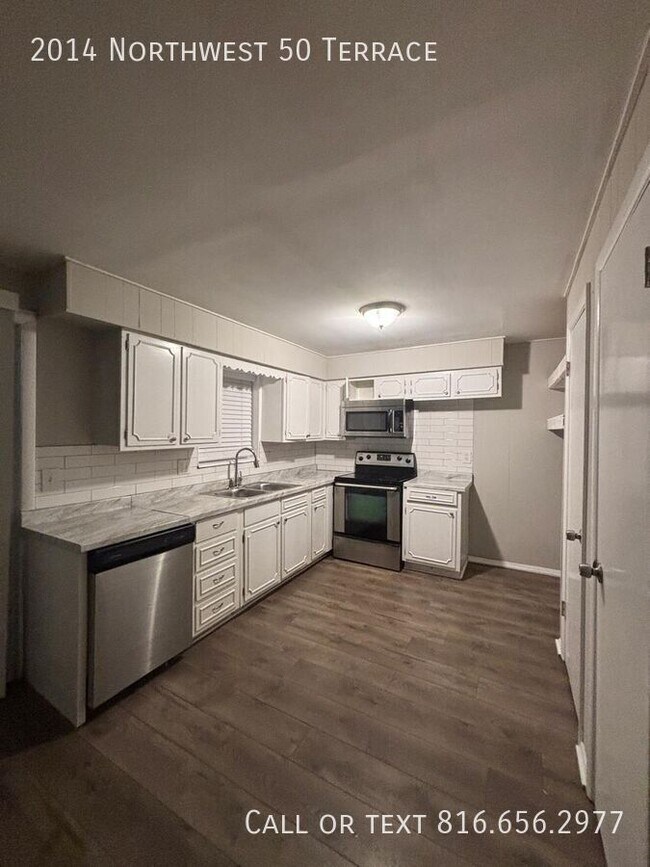 Building Photo - 2014 NW 50 Terrace