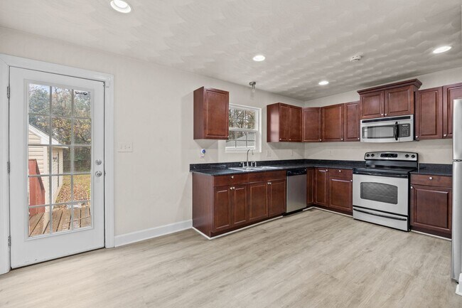 Foto del edificio - Beautiful Spacious Home for Rent in Norfolk!