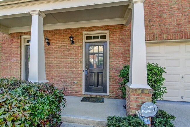 Foto del edificio - 1754 Oak Brook Ln NW