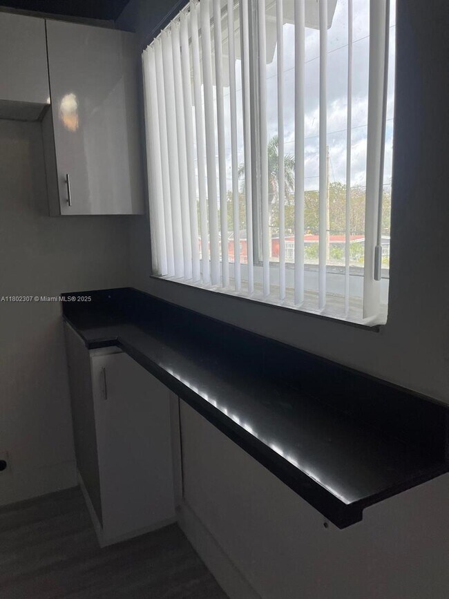 Foto del edificio - 436 SW 8th Ave