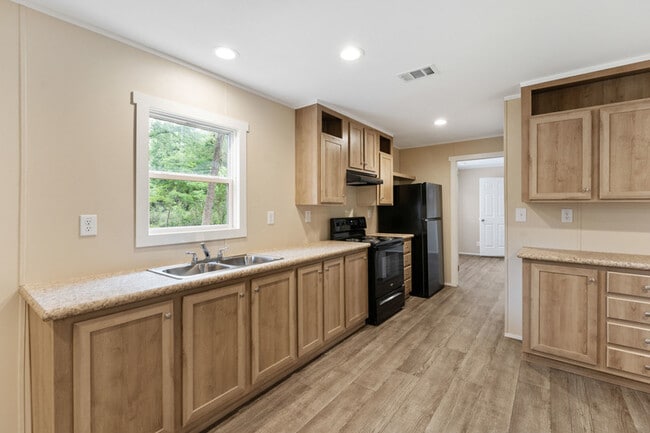 Building Photo - 103 Red Bird Ln