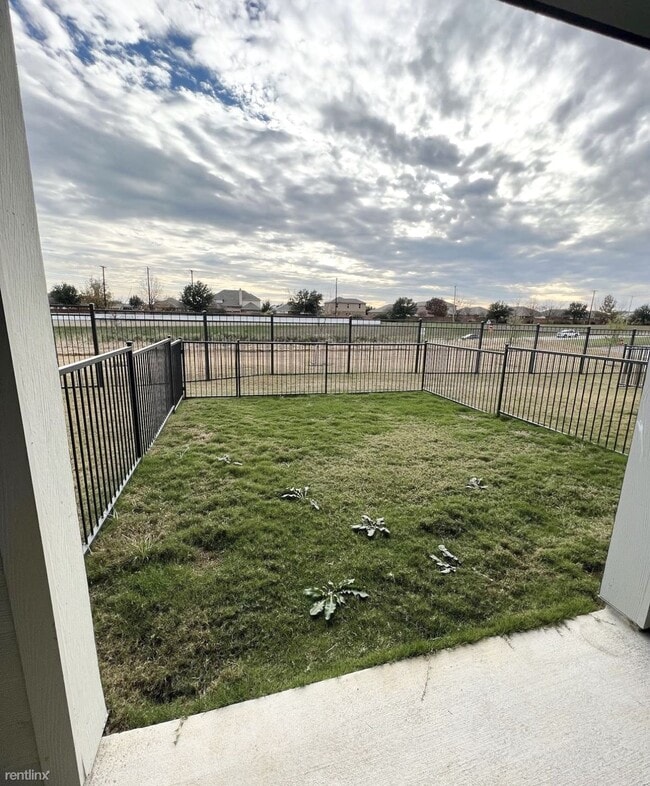 Building Photo - 1 br, 1 bath Condo - 301 W FM 1187  1 bath