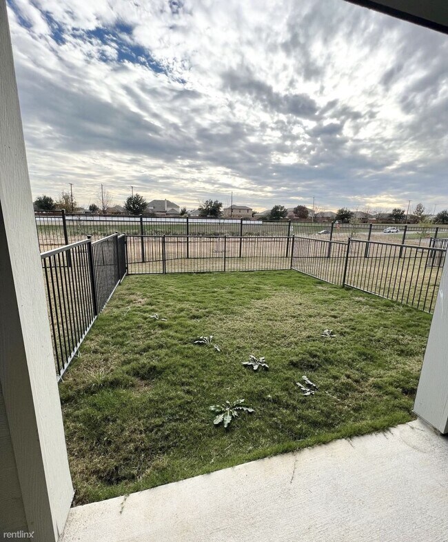 Foto del edificio - 2 br, 2 bath Condo - 301 W FM 1187  2 bath