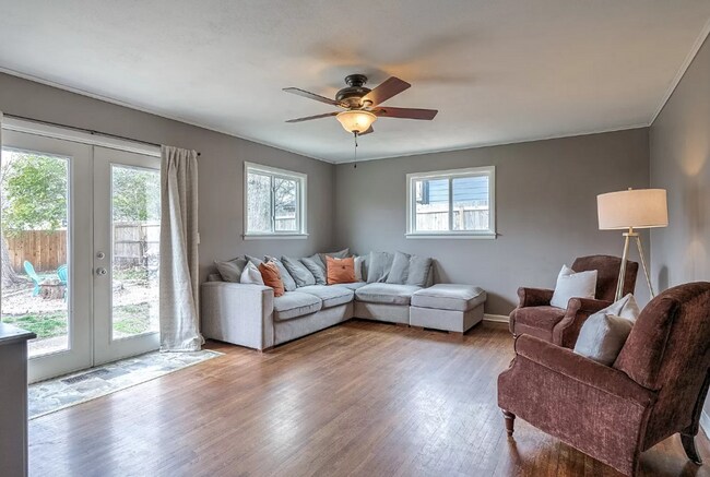 Foto del edificio - 3 bed/ 2 bath house located in Broken Arrow!