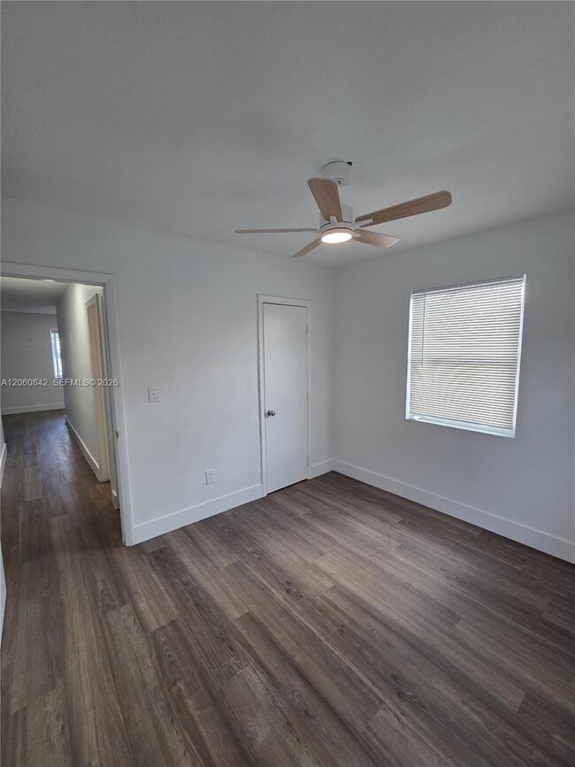 Building Photo - 289 NE 45th Ct