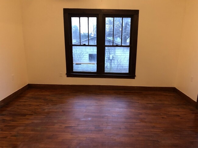 Foto del edificio - 3725 Edison Ave