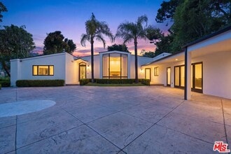 Building Photo - 999 Casiano Rd
