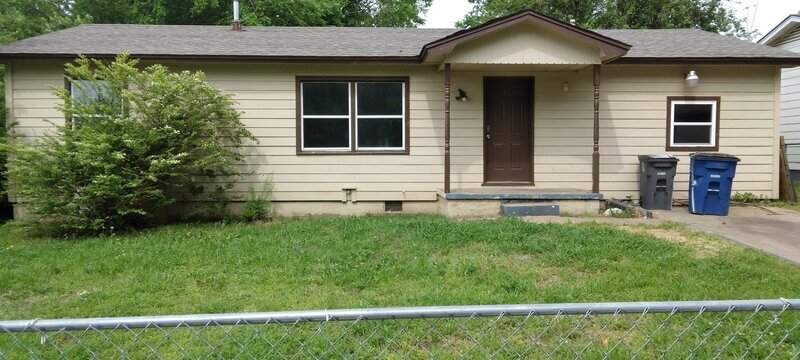 Primary Photo - 6412 N Main St