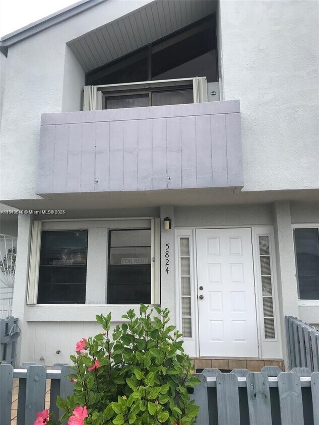 Foto principal - 5824 W 18th Ave