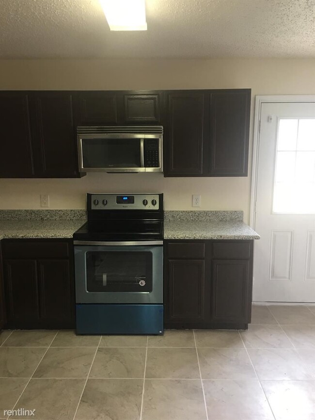 Building Photo - 4 br, 2.5 bath House - 2956 Volturno Dr