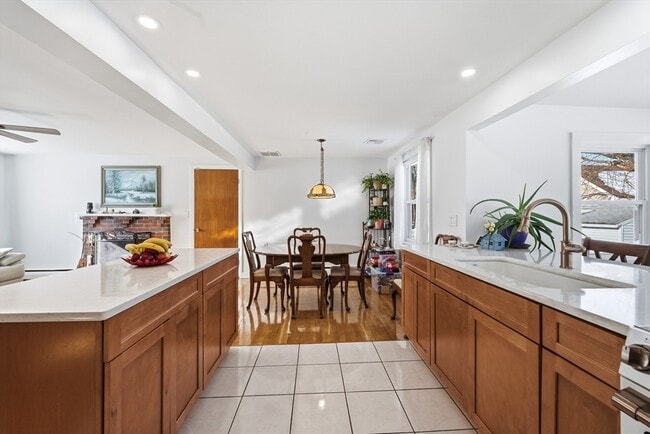 Building Photo - 11 Hillcrest Ave