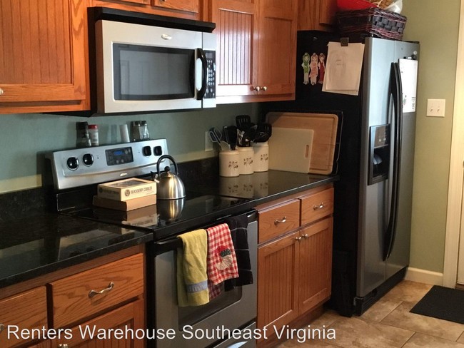 Foto del edificio - 4 br, 3 bath House - 2220 Engle Avenue