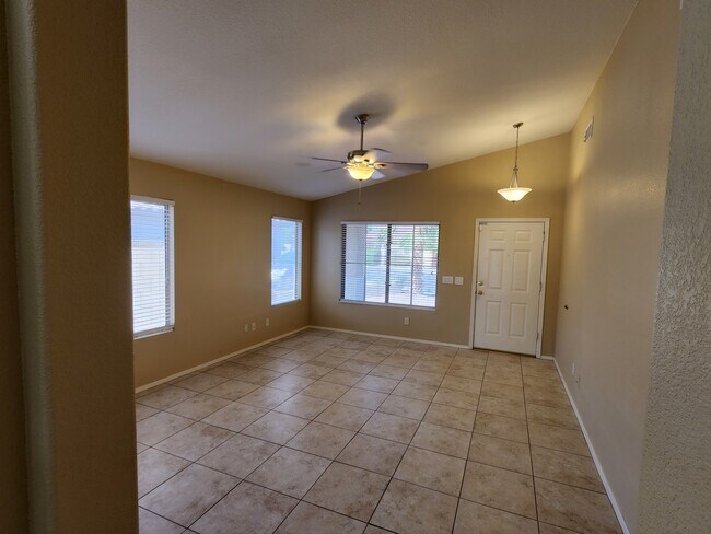 Foto del edificio - 21504 N 74th Ln