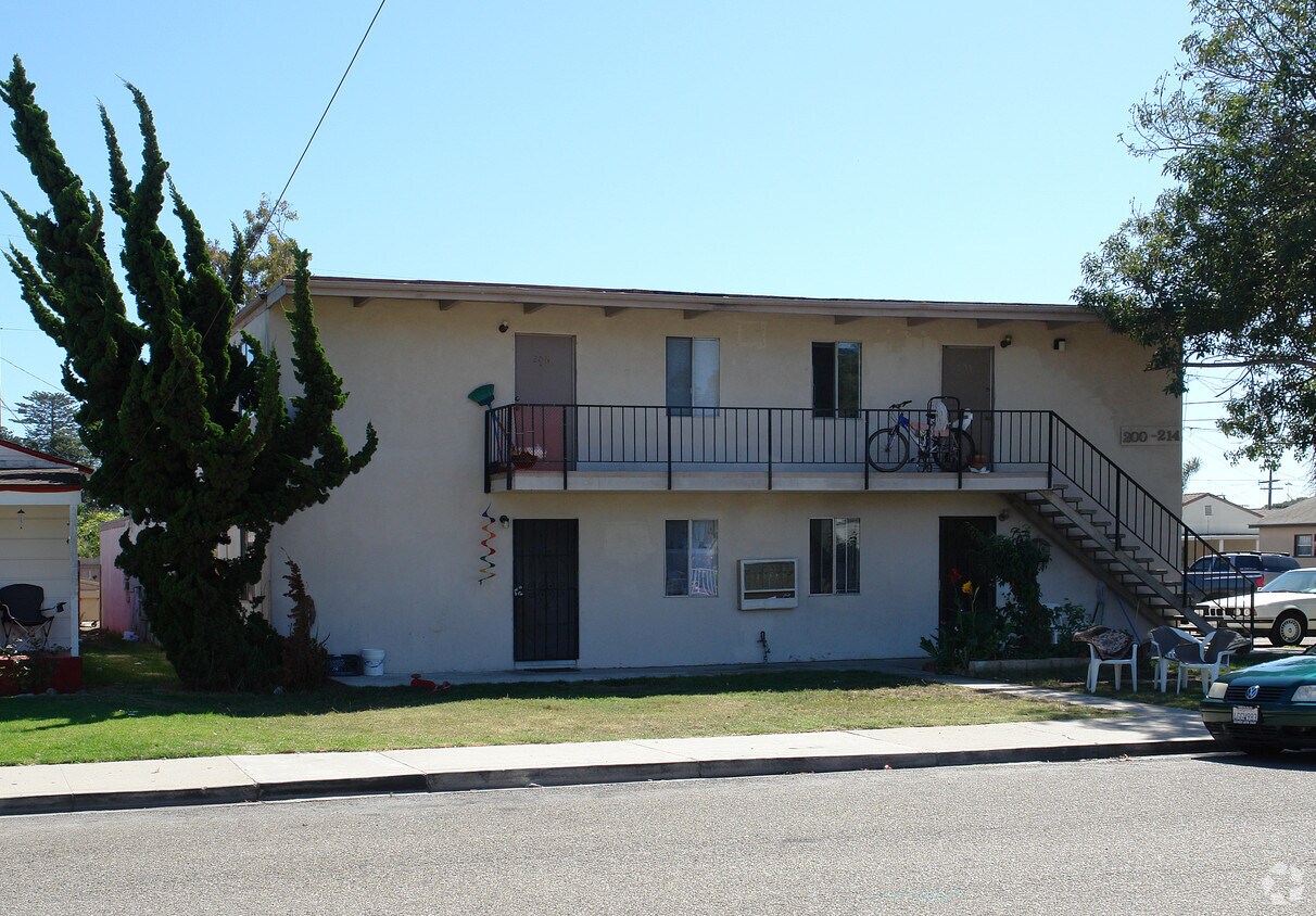 Primary Photo - 200-214 E C St