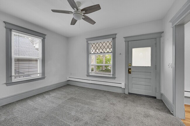 Building Photo - 817 E Kiowa St